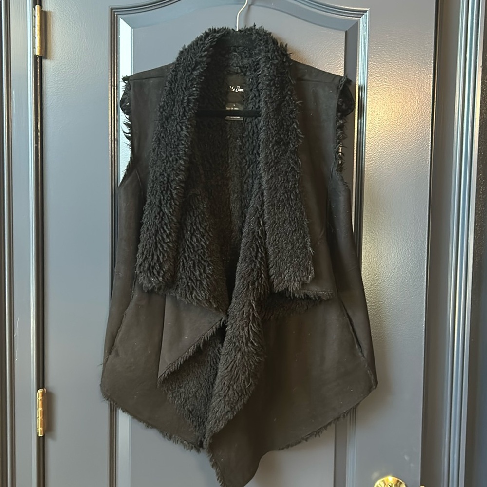 Me Jane Faux Fur Shell Vest Black Size Large